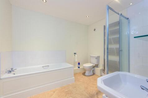 Bathroom.jpg