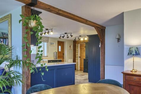 55 Glapthron Rd Upper Benefield-10.jpg
