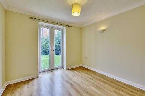 15 Sutton Rd Oundle-16.jpg