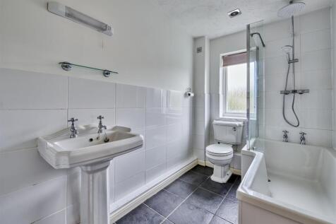 15 Sutton Rd Oundle-23.jpg