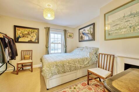 16-4 High St Denford-15.jpg