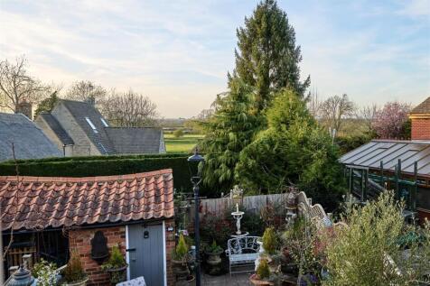 21-4 High St Denford-21.jpg