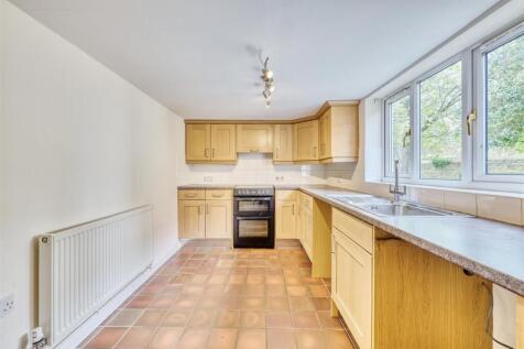 20-123 Main St Aldwincle-20.jpg