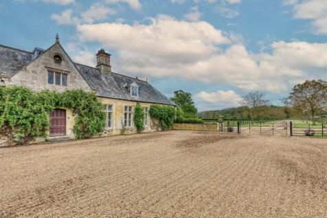 3-Cottage Fermyn Woods-3.jpg