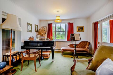 8618337-interior04-800.jpg
