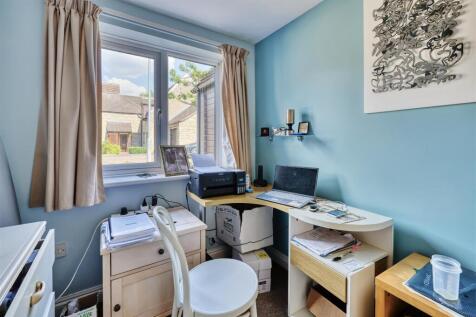 2-5 Medway House Oundle-2.jpg