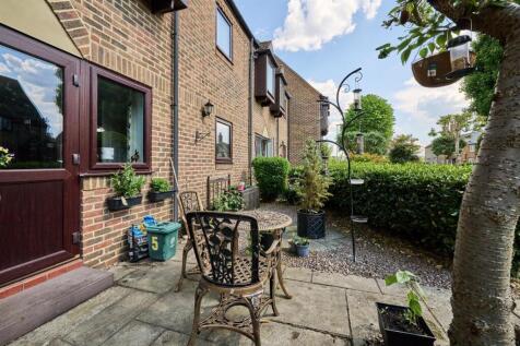 10-5 Medway House Oundle-10.jpg