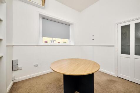 3-3 High Street Islip-3.jpg