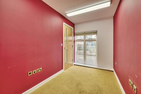 32 High Street Islip-30.jpg