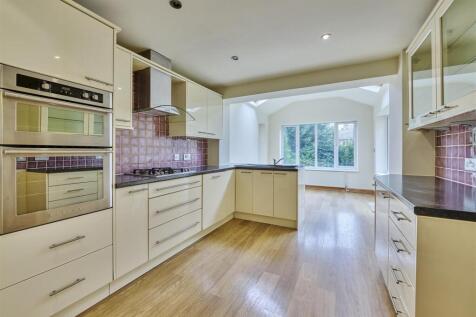 15 Sutton Rd Oundle-10.jpg