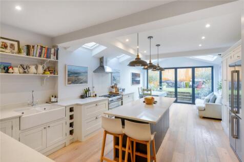Kitchen&amp; Living Room
