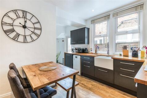 Eat-In Kitchen