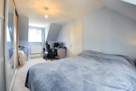 Bedroom 2.JPG