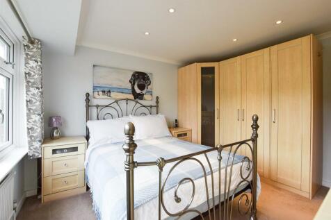 Bedroom 1..jpg