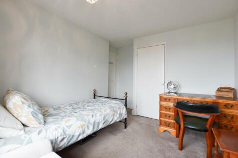 Bedroom 2..jpg