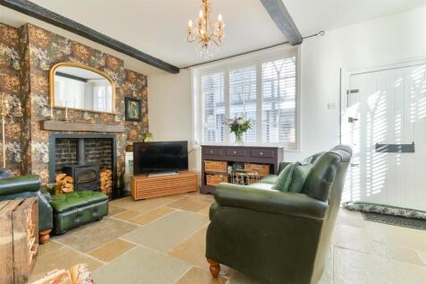 Living Room.jpg