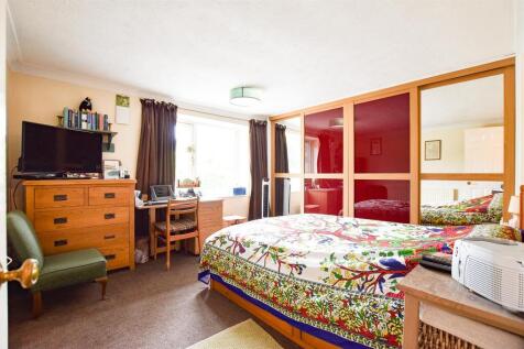 Bedroom 1..jpg