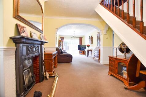 Living Room..jpg