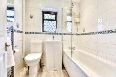 Bathroom.jpg