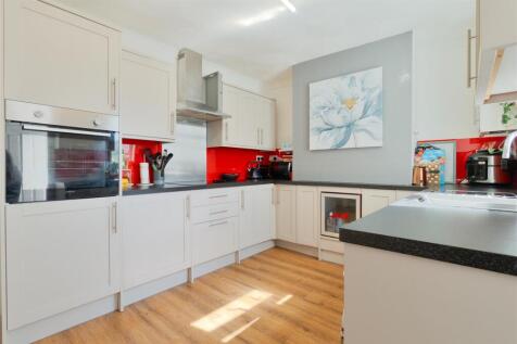Kitchen..jpg