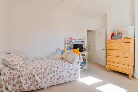 Bedroom..jpg
