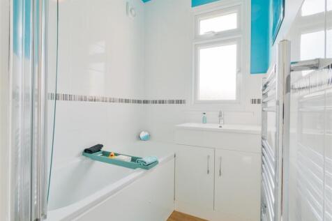 Bathroom.jpg