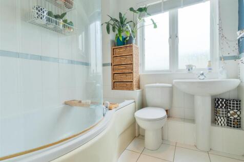 Family Bathroom.jpg