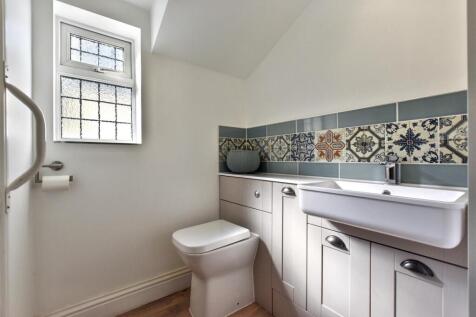 Shower Room..JPG