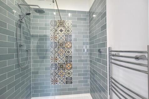 Shower Room.JPG