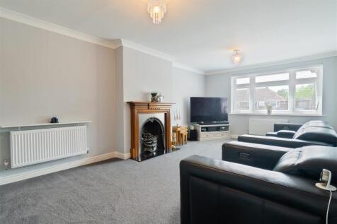 Living Room.jpg