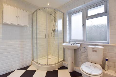 Bathroom..jpg