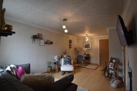 #Living Room.JPG