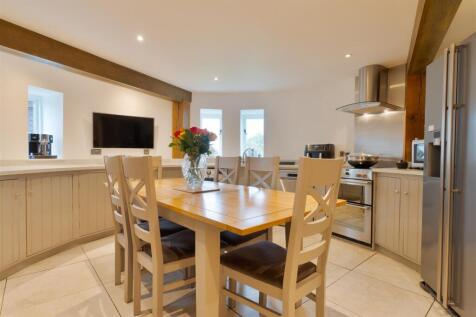 Kitchen - Breakfast Room.jpg
