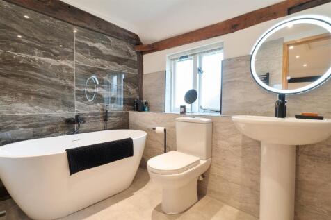 Bathroom.jpg
