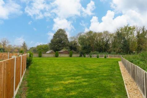 Rear Garden..jpg