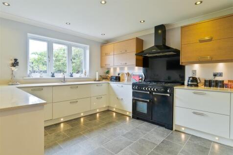 Kitchen..jpg