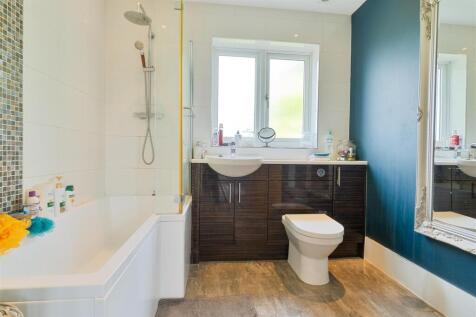 Family Bathroom.jpg