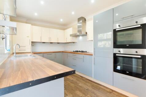 Kitchen..jpg