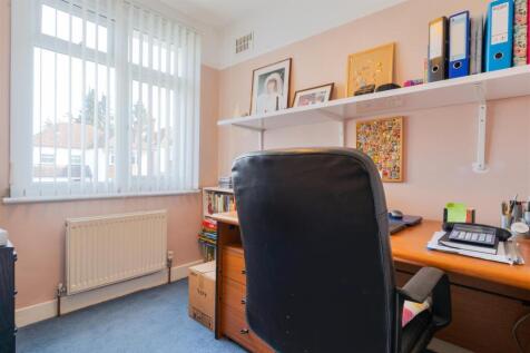 Bedroom..jpg