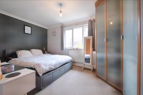 Bedroom 1.jpg