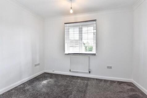Bedroom..JPG