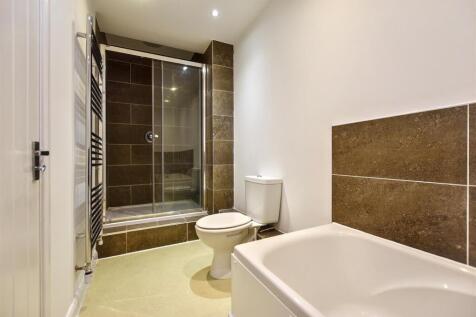Bathroom.JPG
