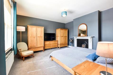 Bedroom 1..jpg