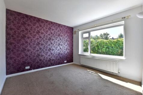 Bedroom 1.jpg