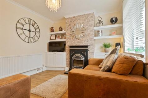 Living Room..jpg