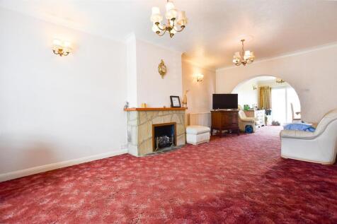 Living Room..jpg
