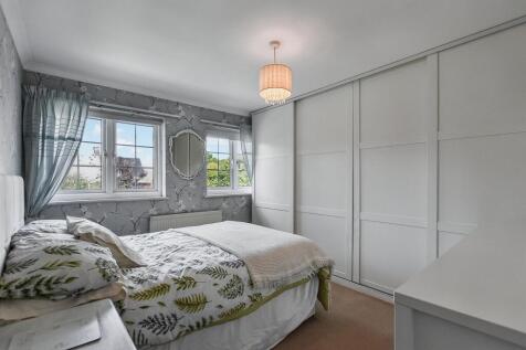 Bedroom 1.jpg
