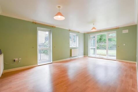 Living room-2.jpg
