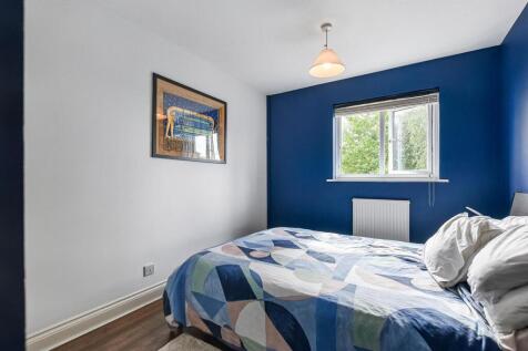 Bedroom..jpg