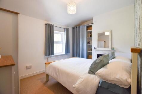 Bedroom 1.jpg